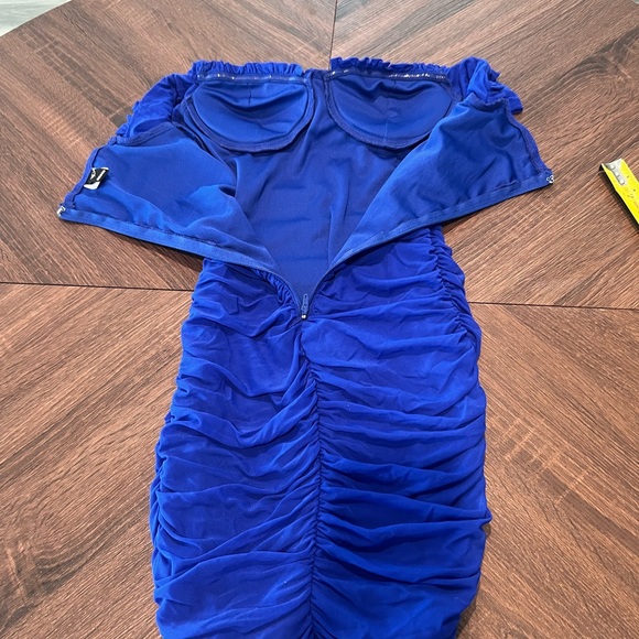 HOCO stunner Elegant Off-Shoulder Blue ruched mini Dress small - Picture 10 of 10